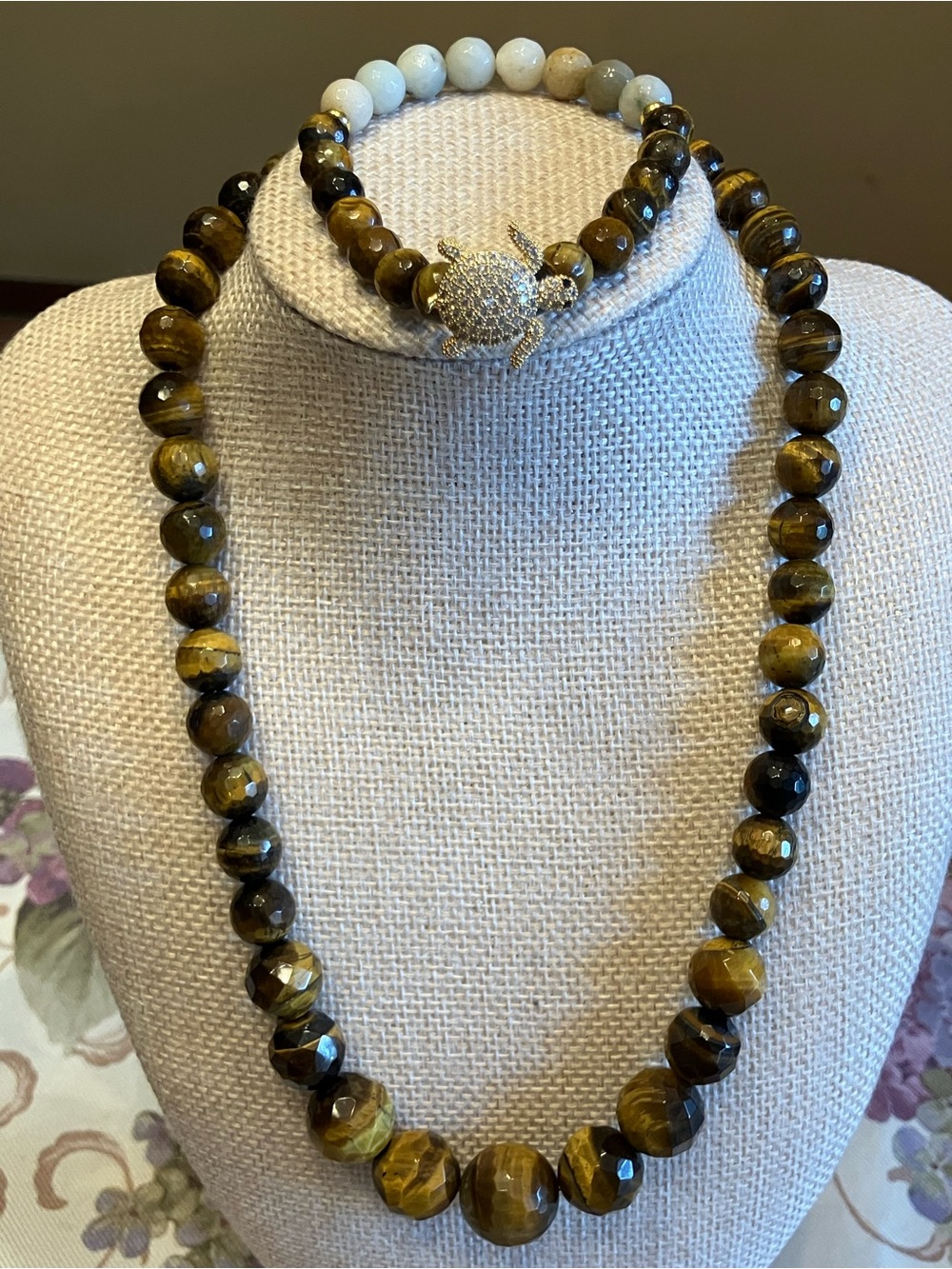 TIGER EYE FACETED AND GRADUATED STONES 18” FACETED MATCHED BRACELET